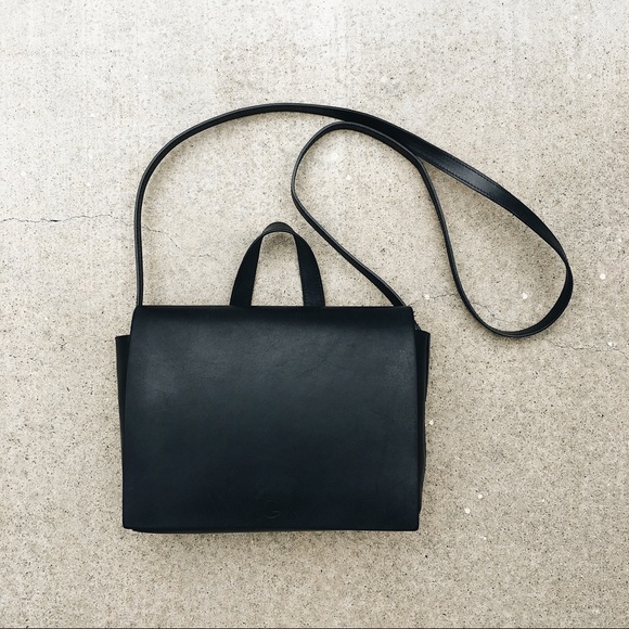 Janessa Leone Handbags - Janessa Leone Joan Leather Crossbody/Messenger bag